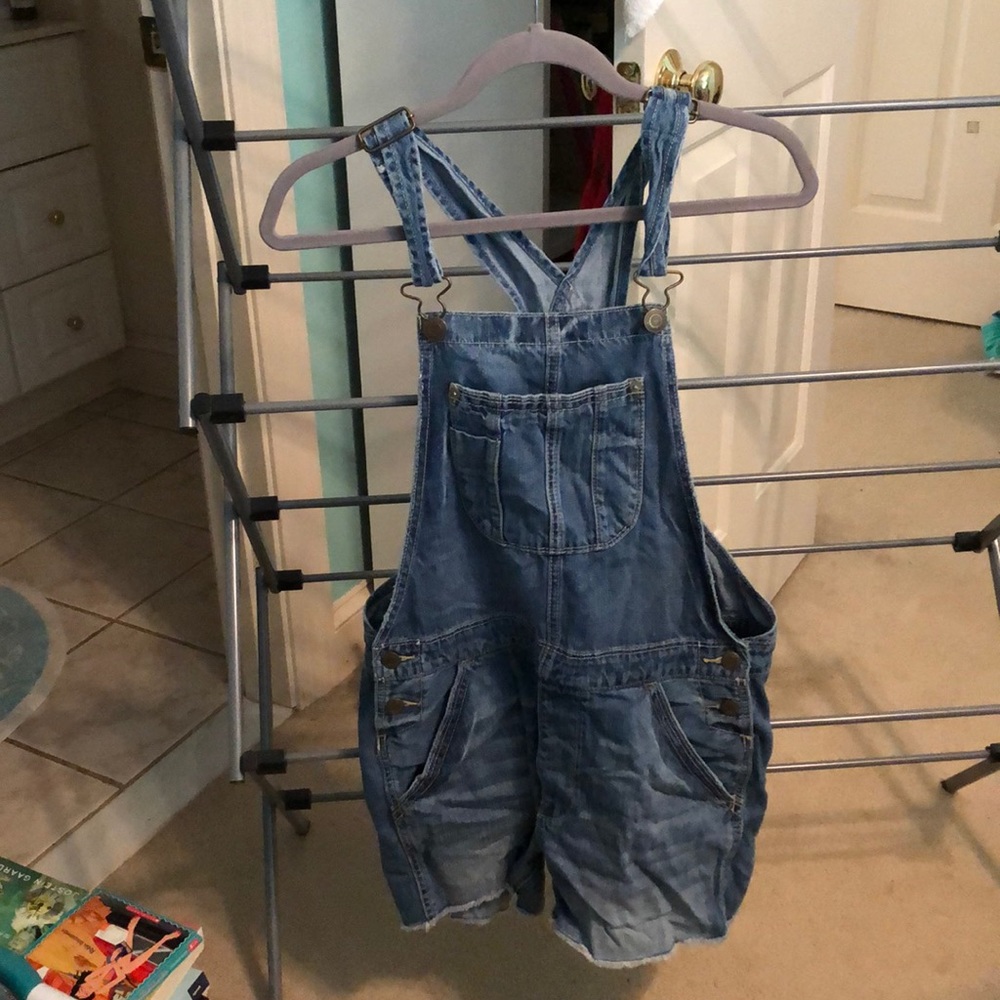 American Eagle overall shorts